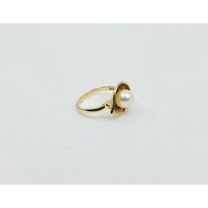 14K Yellow Gold Pearl Flower Shaped Ring