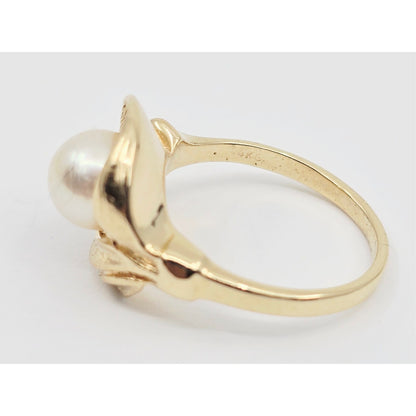 14K Yellow Gold Pearl Flower Shaped Ring