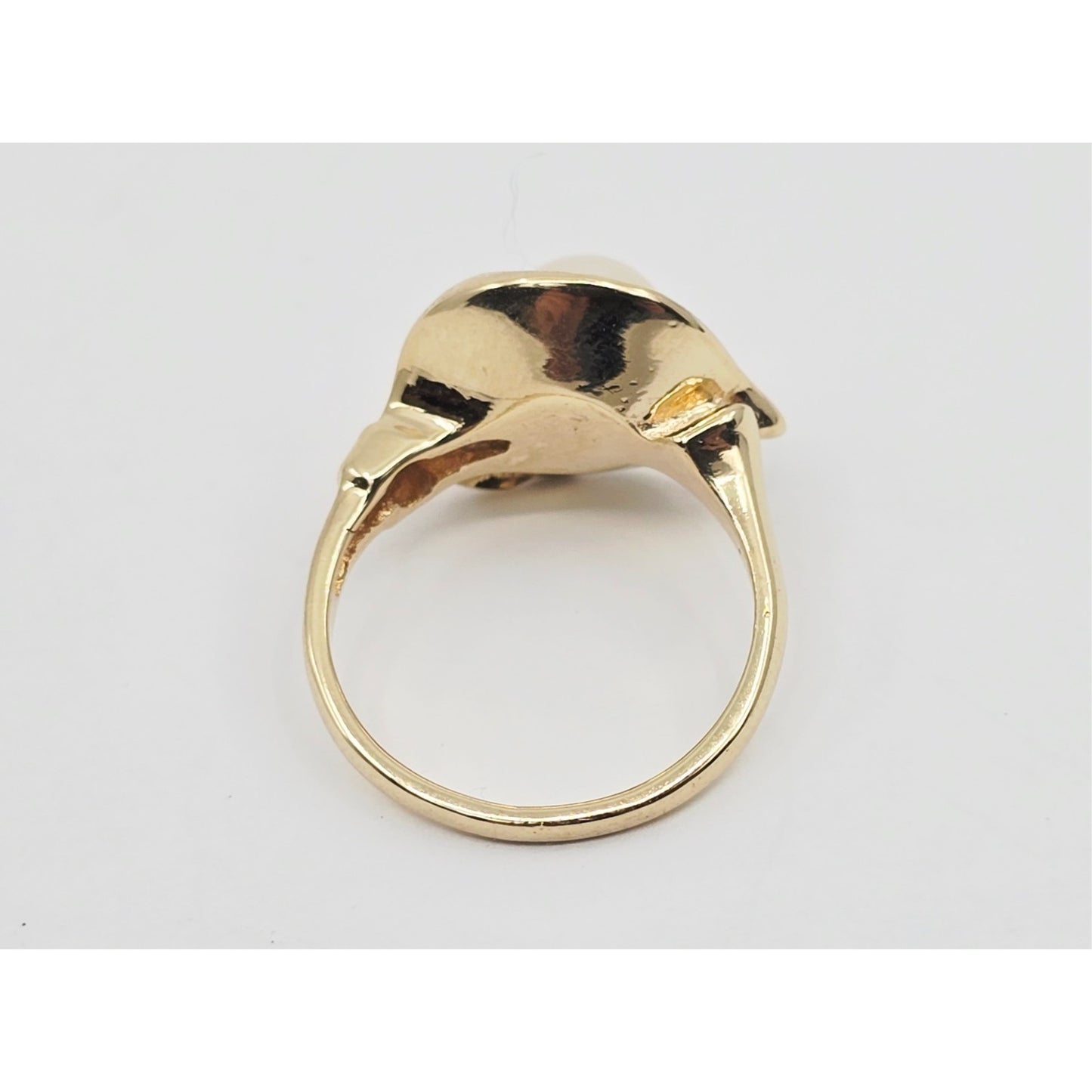 14K Yellow Gold Pearl Flower Shaped Ring