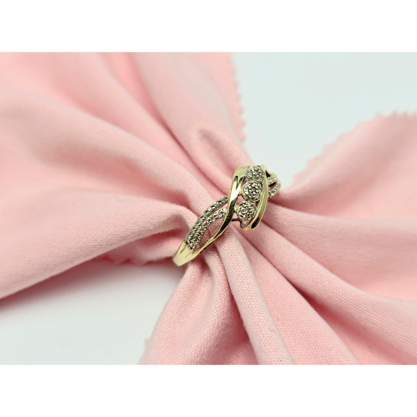 10K Yellow Gold Spiral Flower Diamond Ring