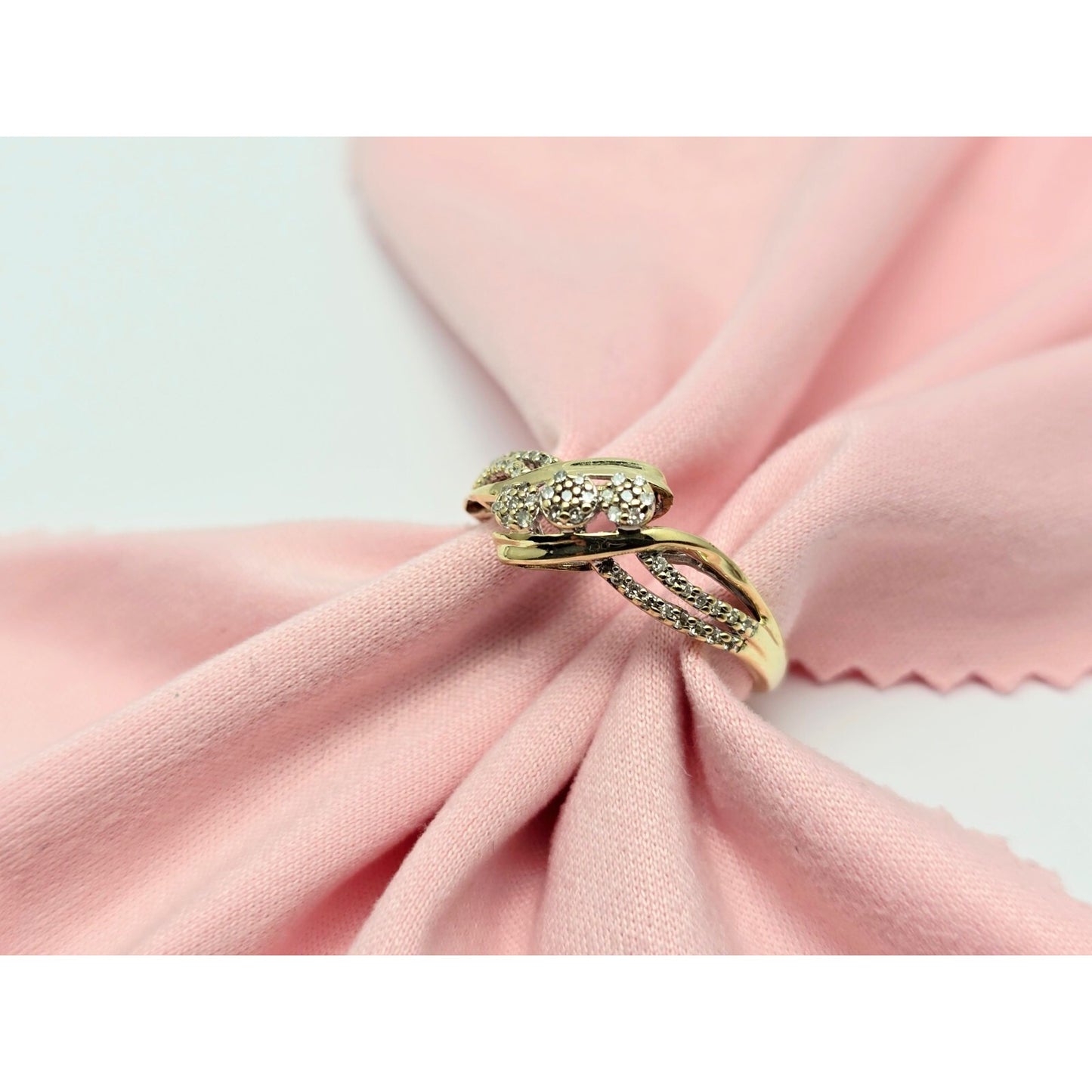 10K Yellow Gold Spiral Flower Diamond Ring