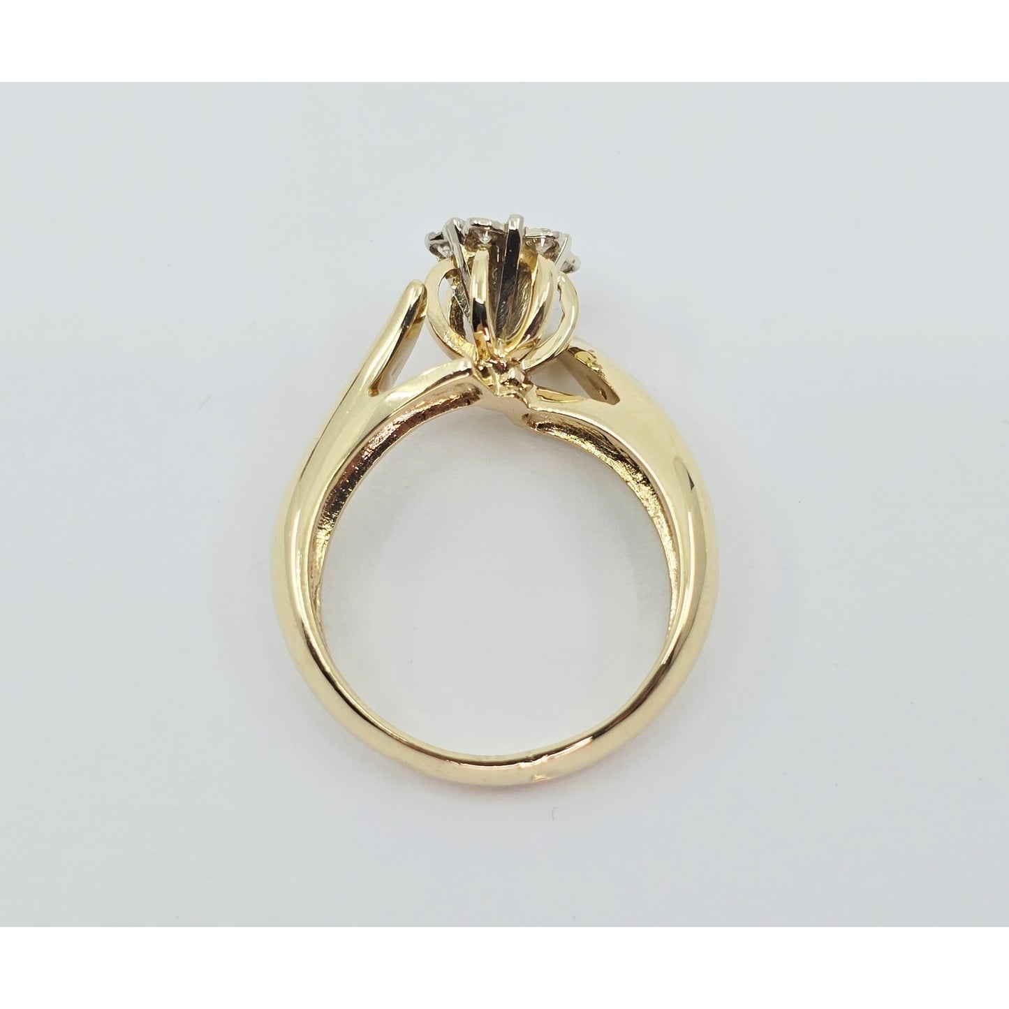 14K Two Tone Gold Round Shaped Diamond Ring