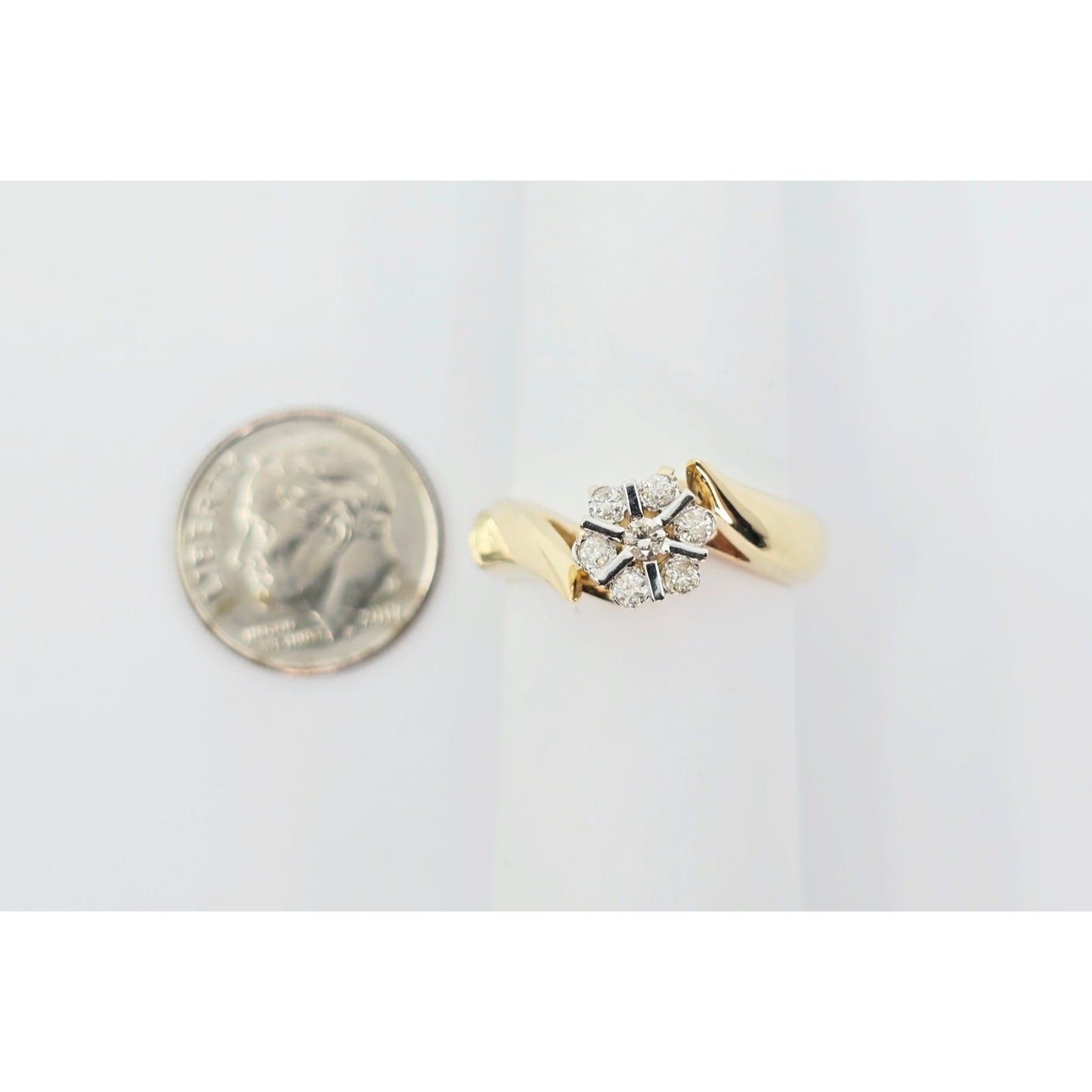 14K Two Tone Gold Round Shaped Diamond Ring
