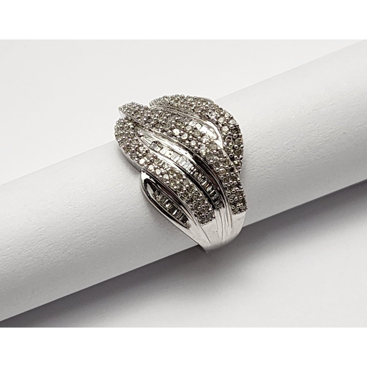 10K White Gold Ladies Wavy Diamond Ring