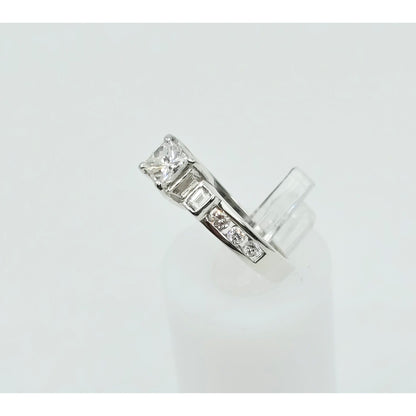 14K White Gold Princess & Round Cut Diamond Engagement Ring