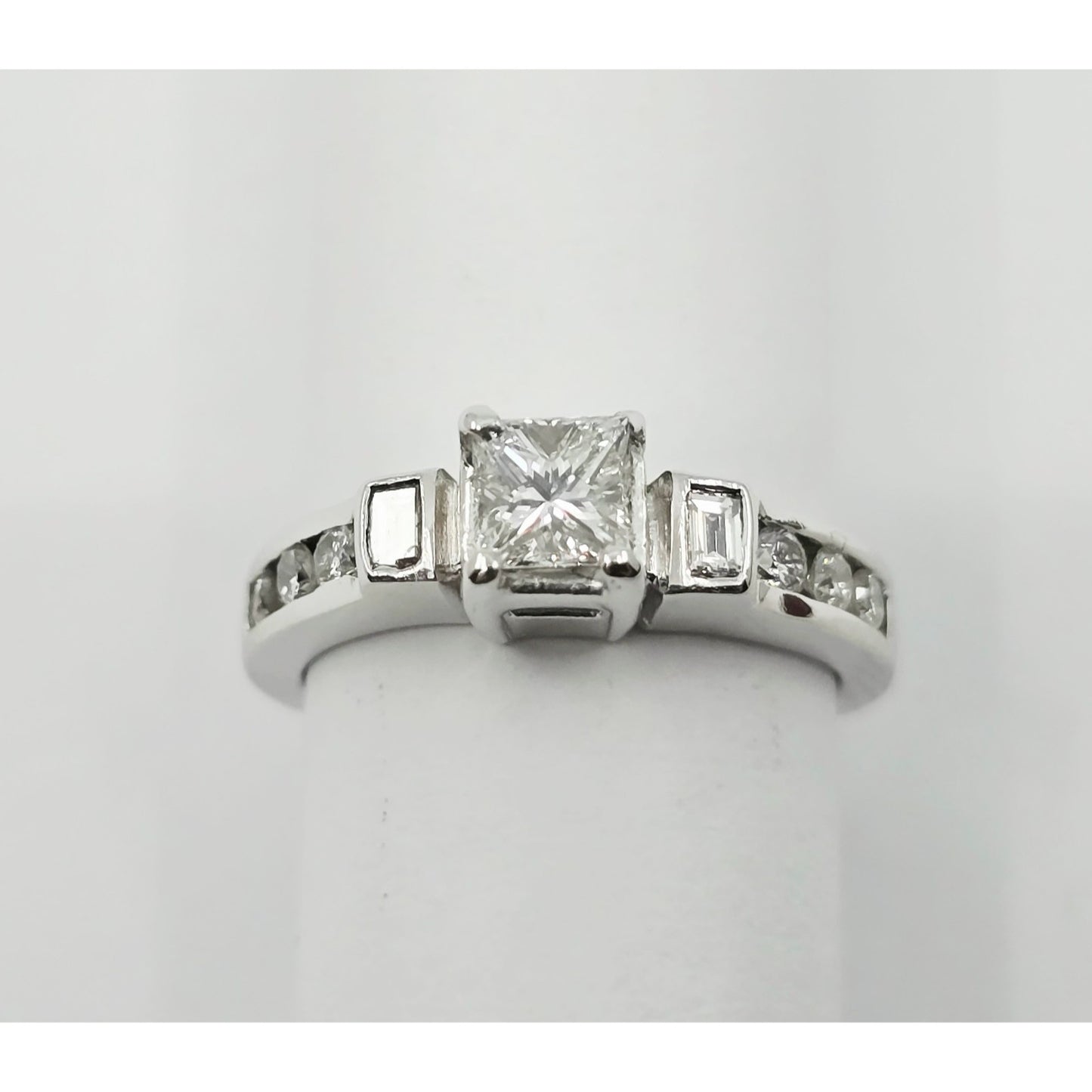 14K White Gold Princess & Round Cut Diamond Engagement Ring