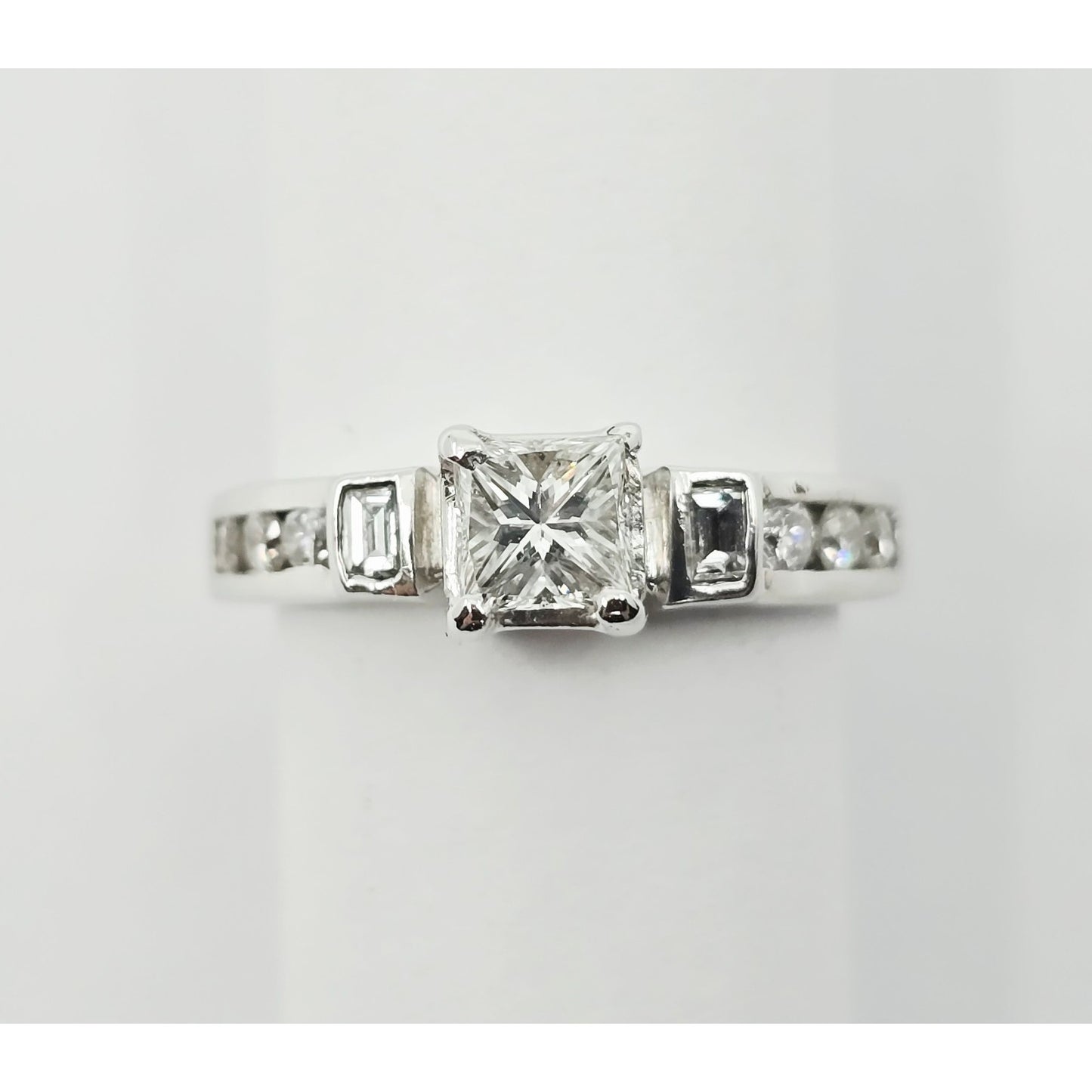 14K White Gold Princess & Round Cut Diamond Engagement Ring