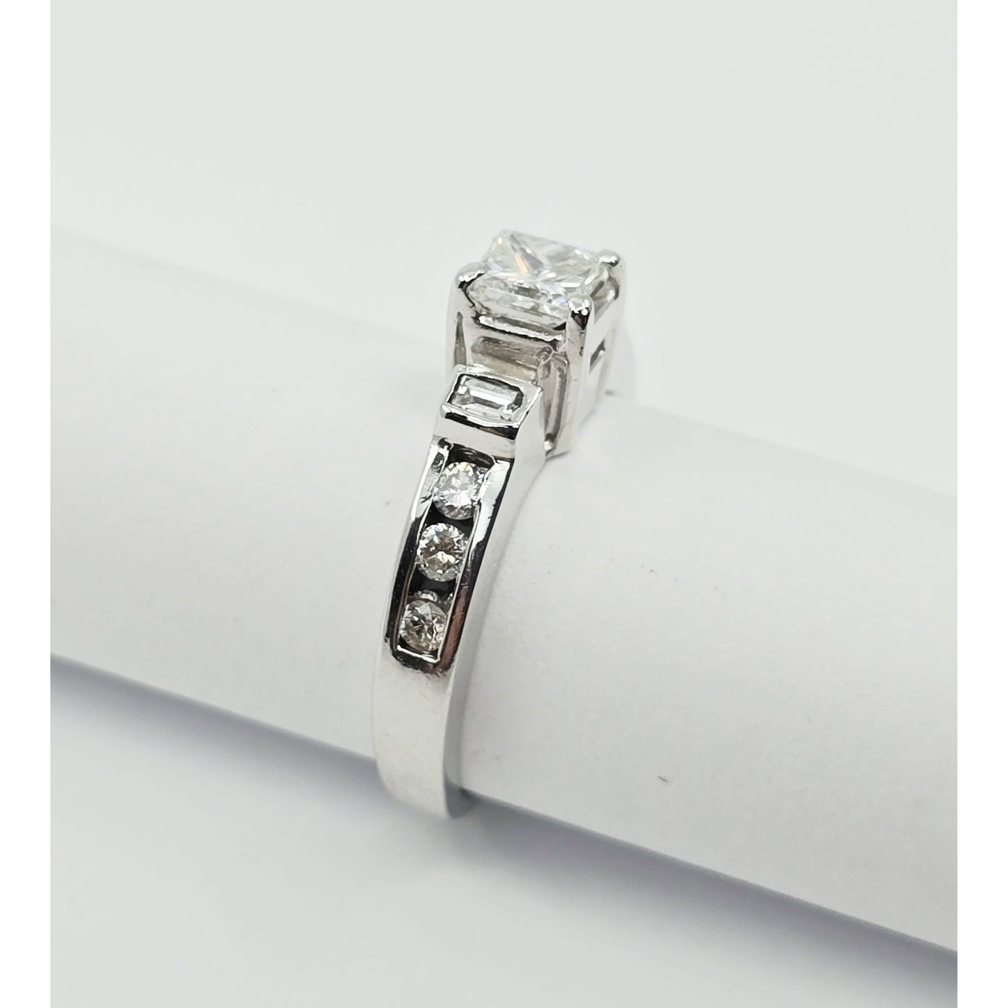 14K White Gold Princess & Round Cut Diamond Engagement Ring