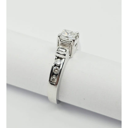 14K White Gold Princess & Round Cut Diamond Engagement Ring