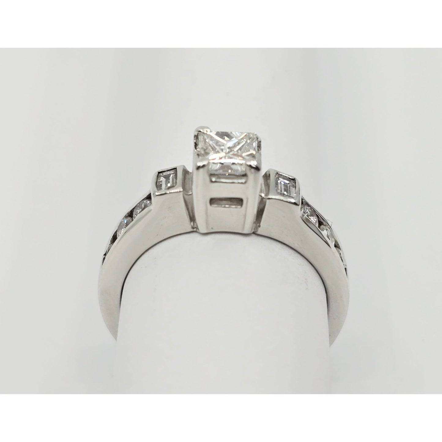 14K White Gold Princess & Round Cut Diamond Engagement Ring