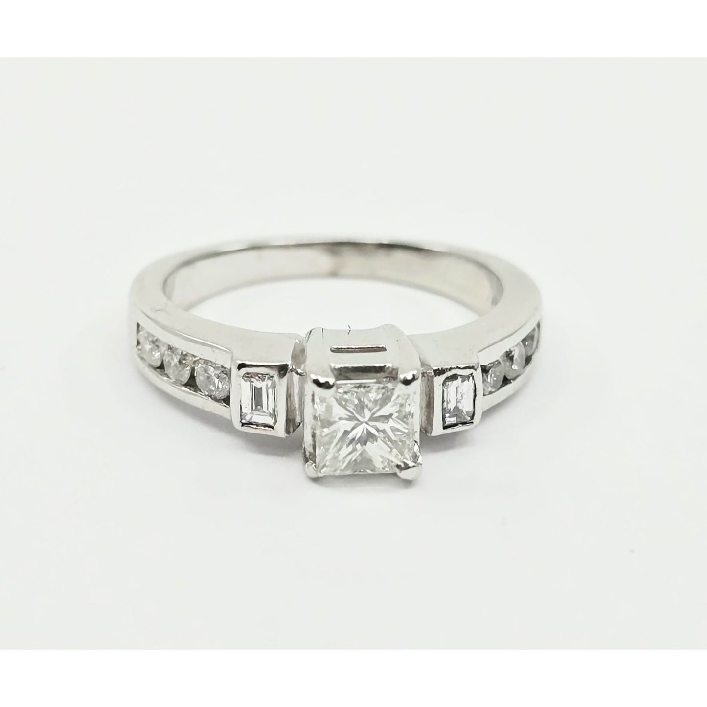 14K White Gold Princess & Round Cut Diamond Engagement Ring