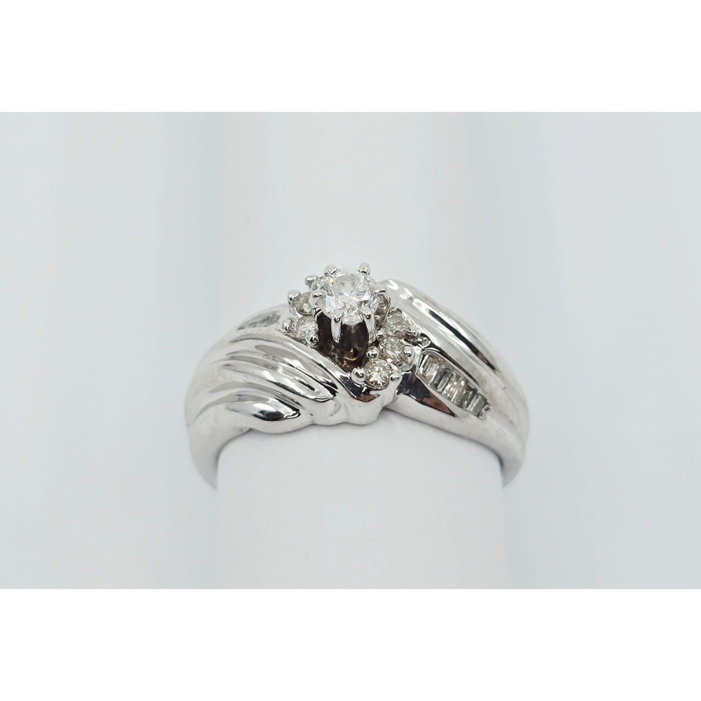 14K White Gold Round & Baguette Diamond Ring