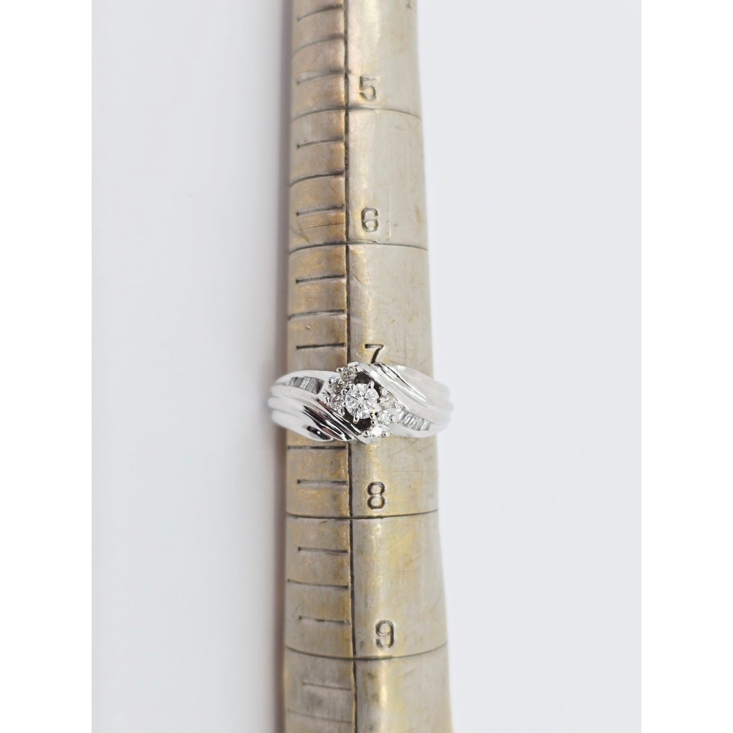 14K White Gold Round & Baguette Diamond Ring