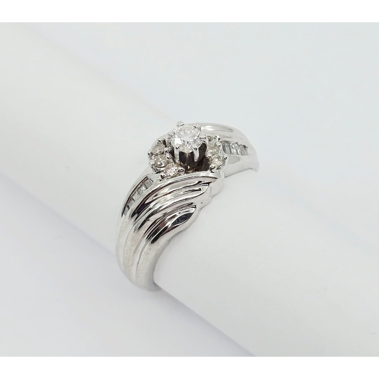 14K White Gold Round & Baguette Diamond Ring
