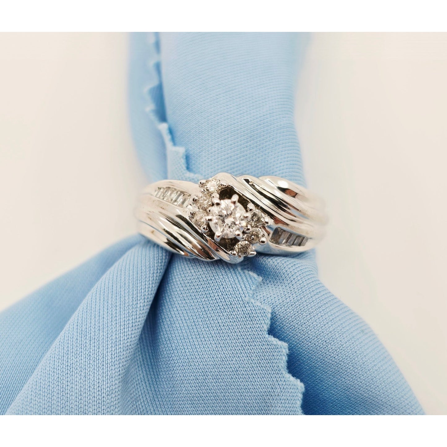 14K White Gold Round & Baguette Diamond Ring