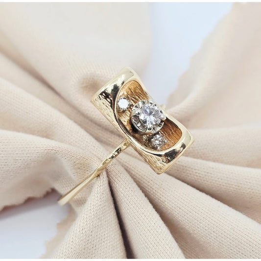 14K Yellow Gold Tube Bark Wood 3 Stone Diamond Ring