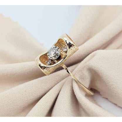 14K Yellow Gold Tube Bark Wood 3 Stone Diamond Ring