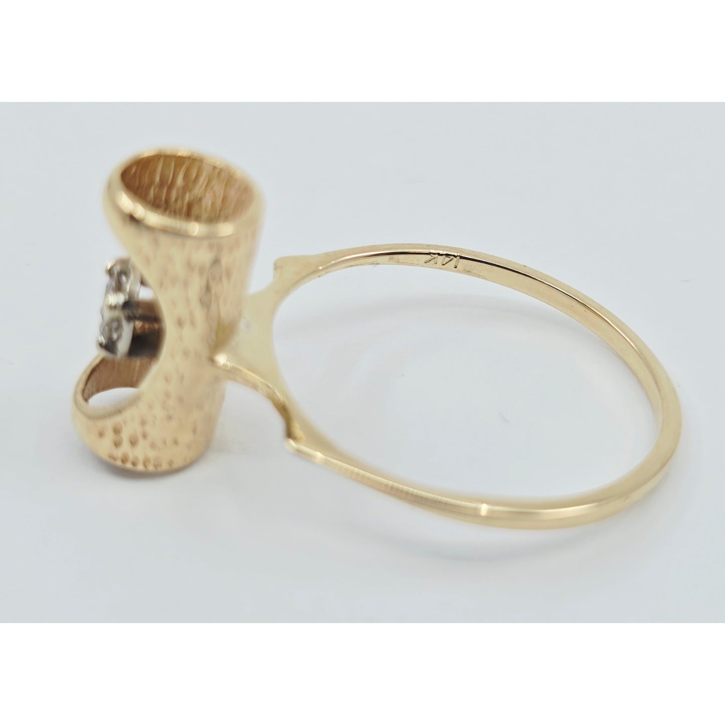 14K Yellow Gold Tube Bark Wood 3 Stone Diamond Ring