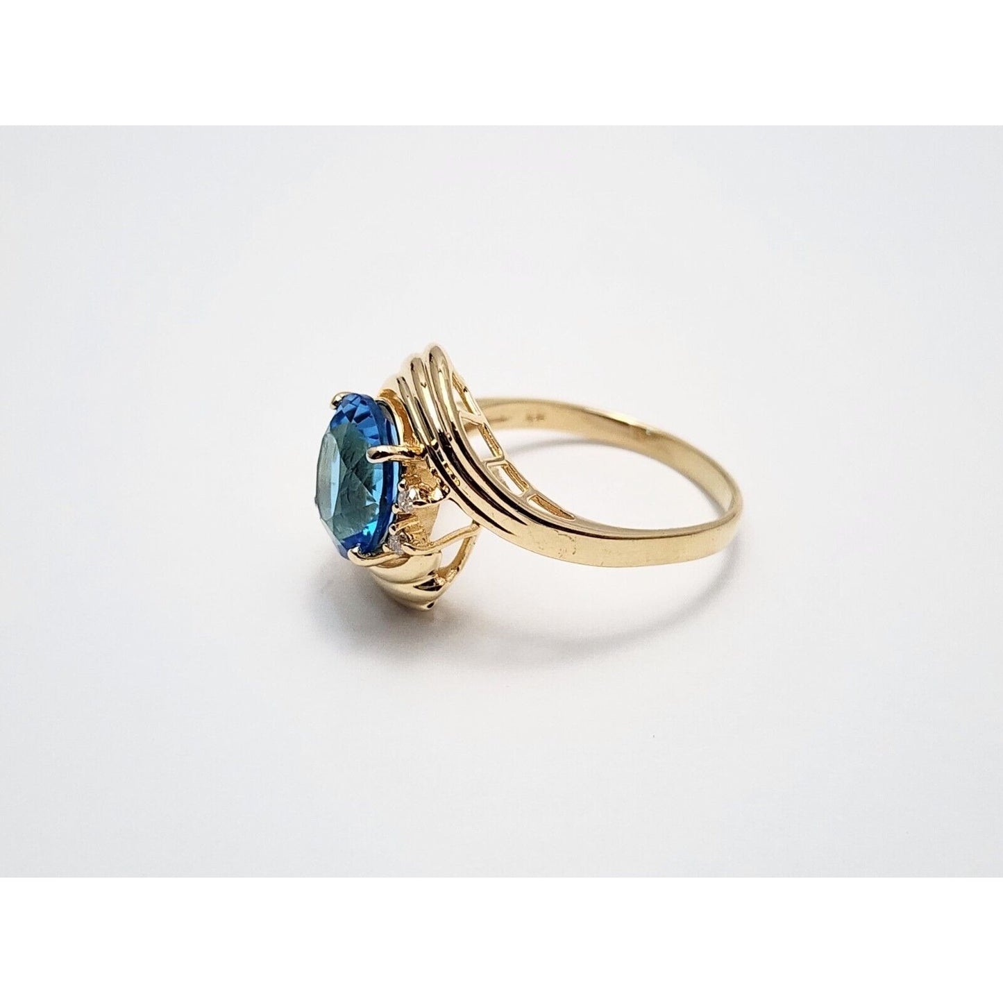 14K Yellow Gold Blue Topaz & Diamond Ring