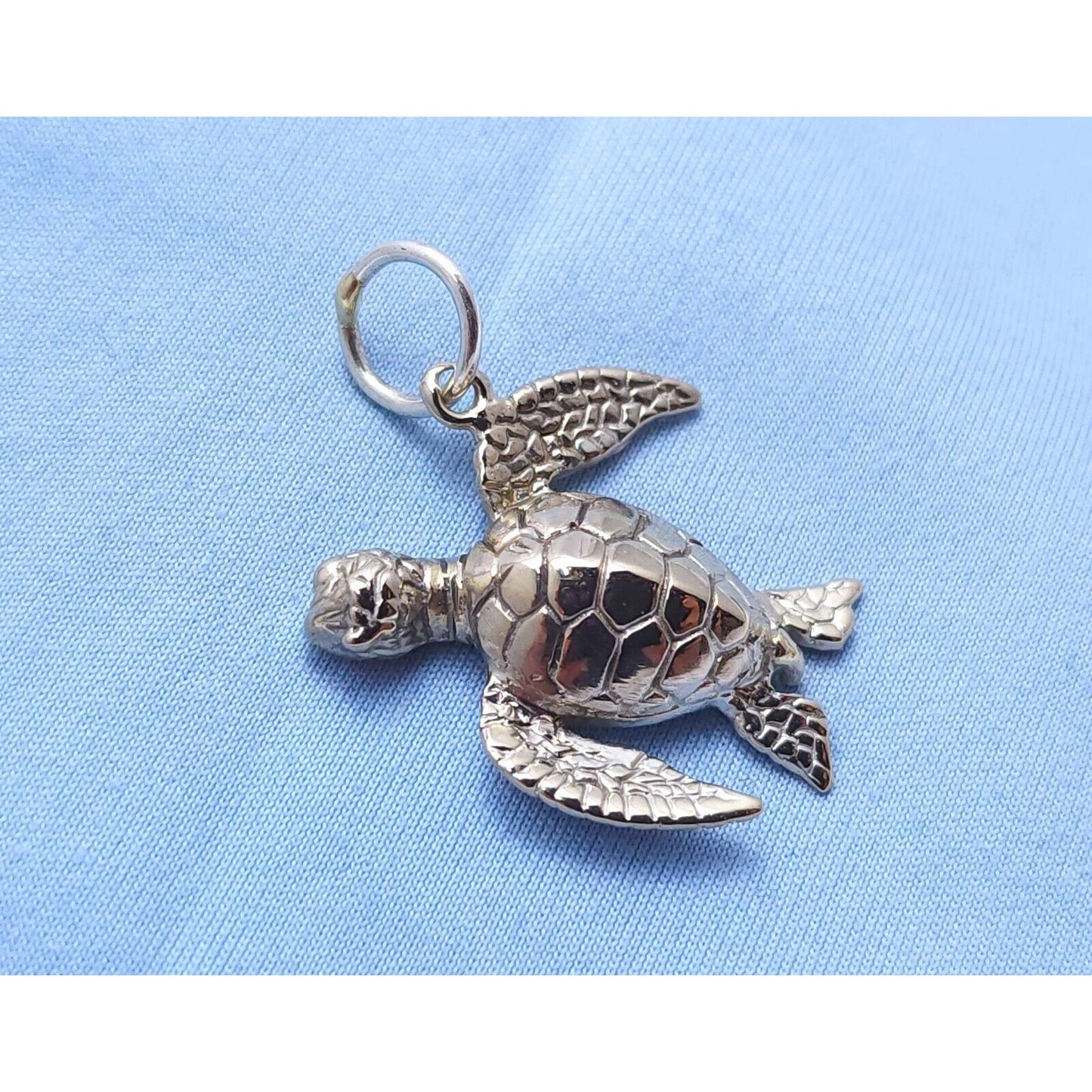 14K White Gold Turtle Tortoise Charm Pendant