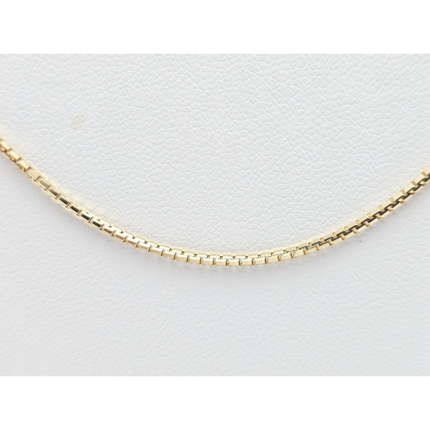 14K Yellow Gold Rounded Box Link Chain Necklace