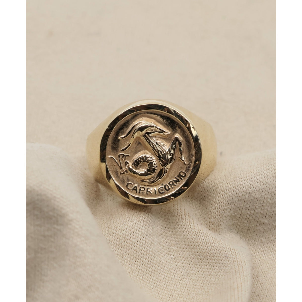 12K Yellow Gold Zodiac Capricorn Horoscope Ring