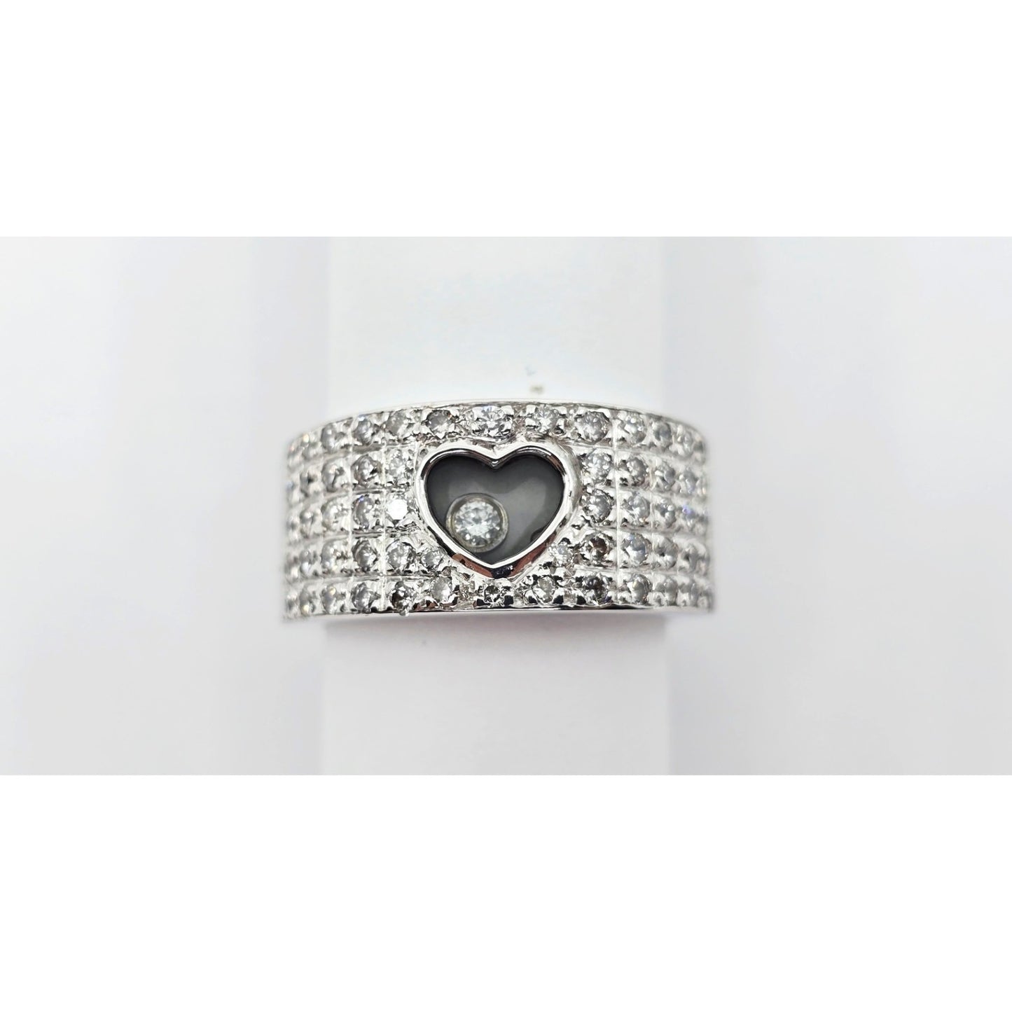 18K White Gold Round Cut Diamond Wide Band Heart Motion Ring