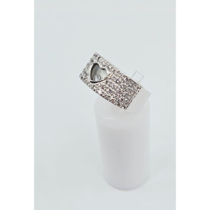 18K White Gold Round Cut Diamond Wide Band Heart Motion Ring