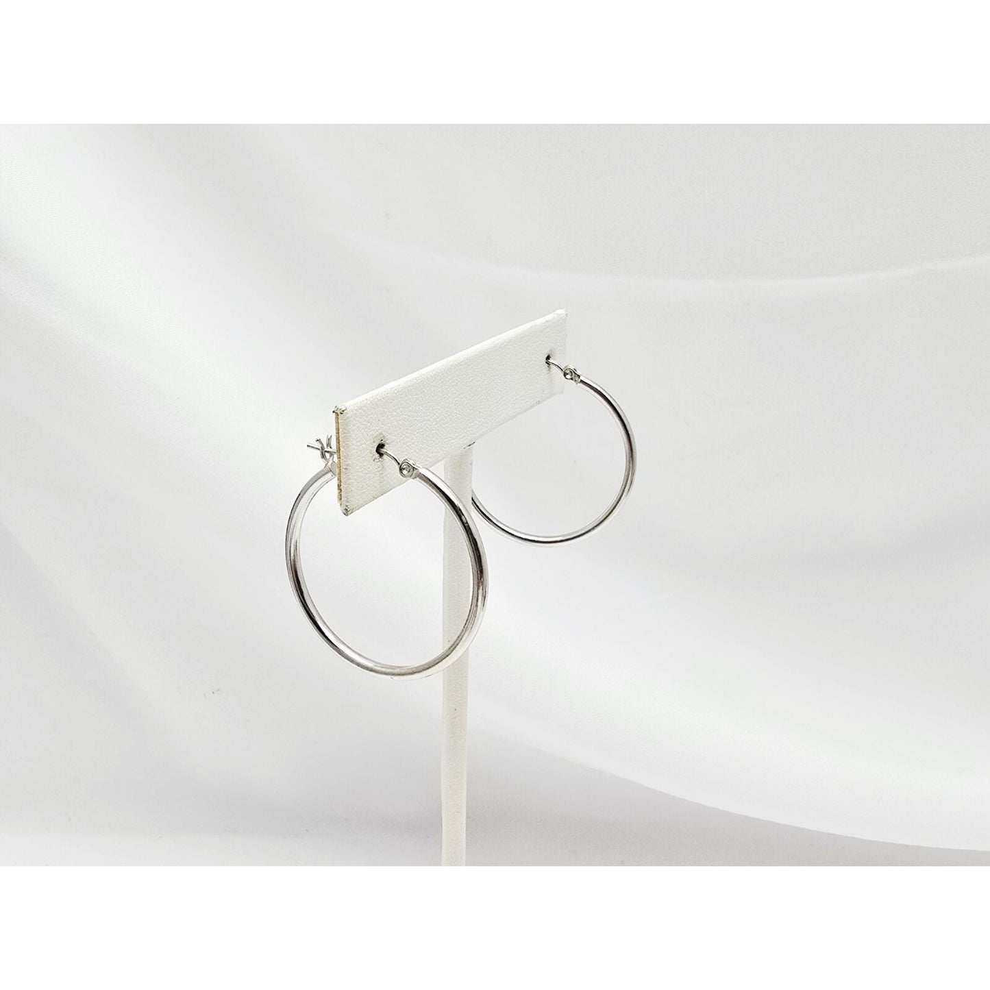 Medium Sized 14K White Gold Hinged Hoop Earrings