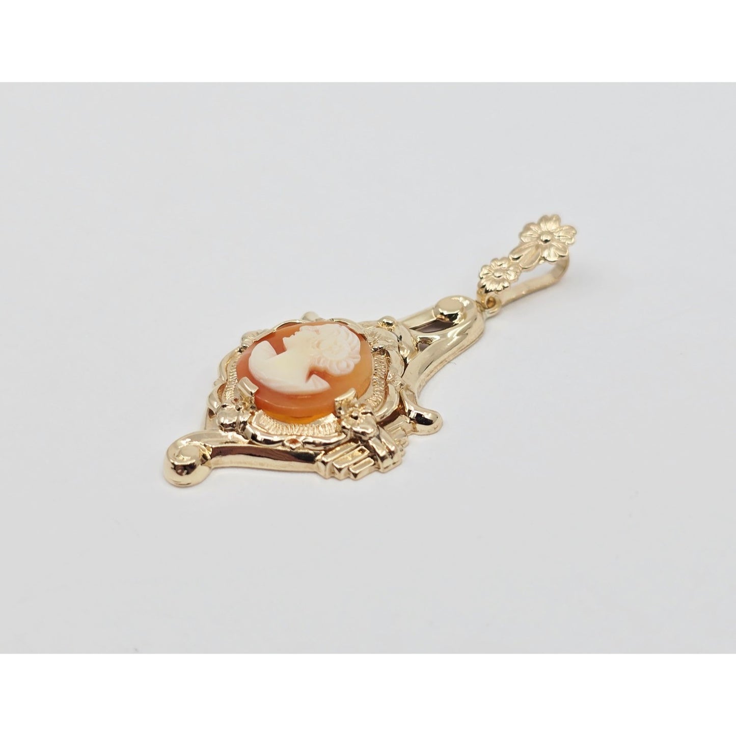 10K Yellow Gold Cameo Dangle Drop Charm Pendant