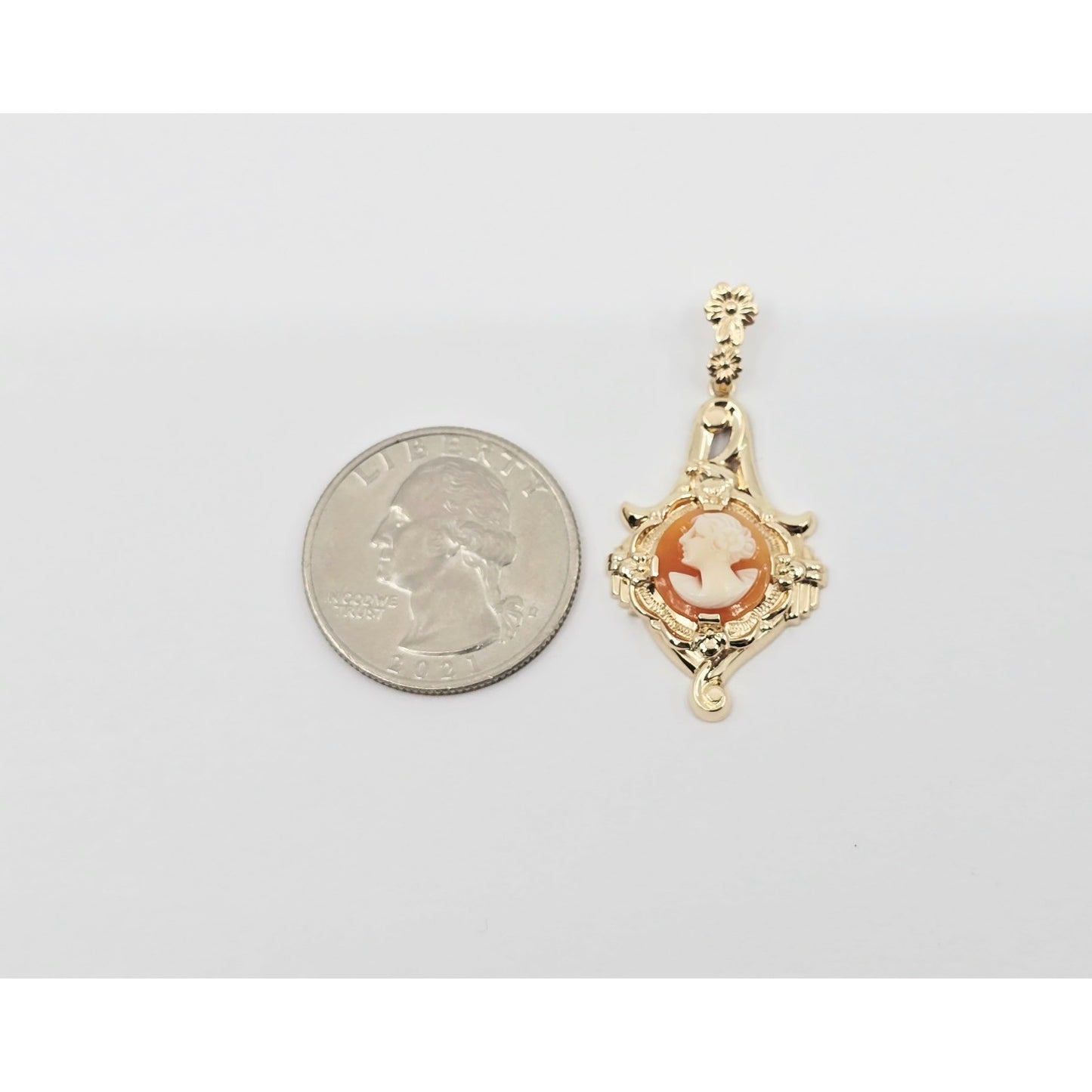 10K Yellow Gold Cameo Dangle Drop Charm Pendant