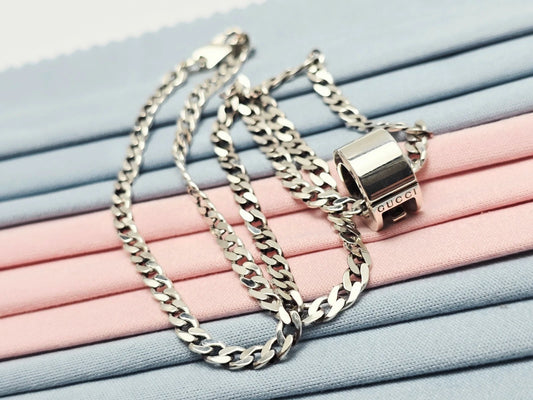 Gucci G Cut Out Round Circle Sterling Silver Charm Pendant Curb Chain Necklace