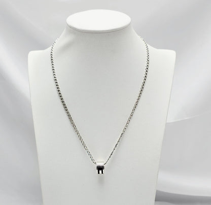 Gucci G Cut Out Round Circle Sterling Silver Charm Pendant Curb Chain Necklace