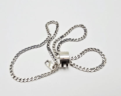Gucci G Cut Out Round Circle Sterling Silver Charm Pendant Curb Chain Necklace