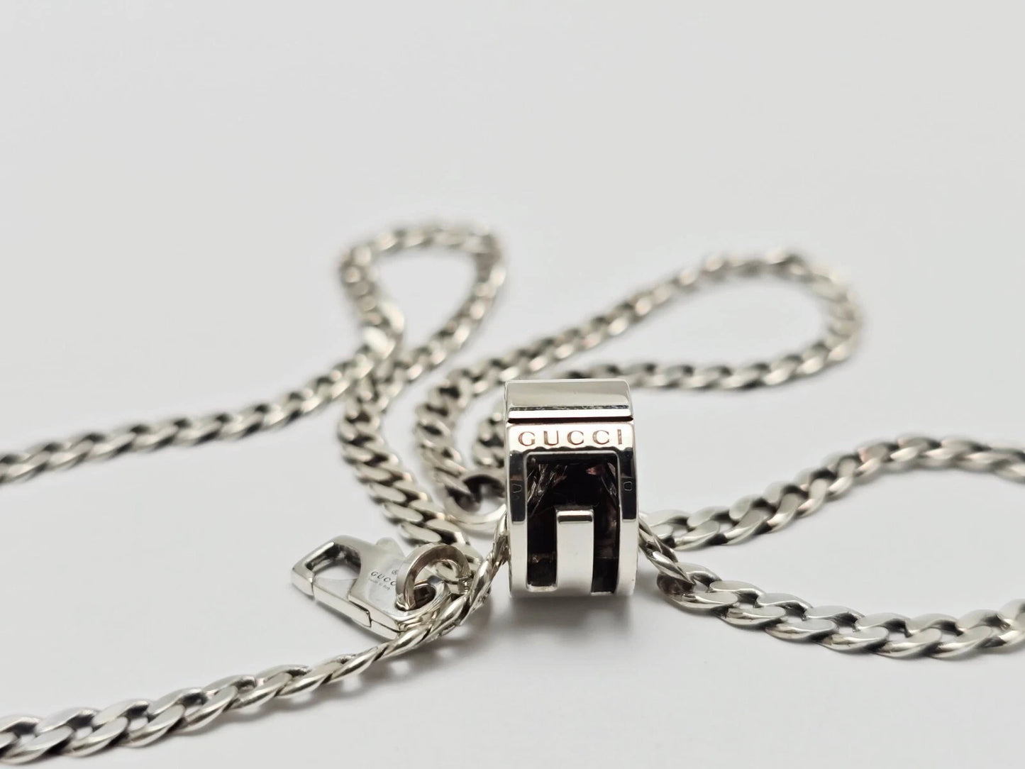 Gucci G Cut Out Round Circle Sterling Silver Charm Pendant Curb Chain Necklace