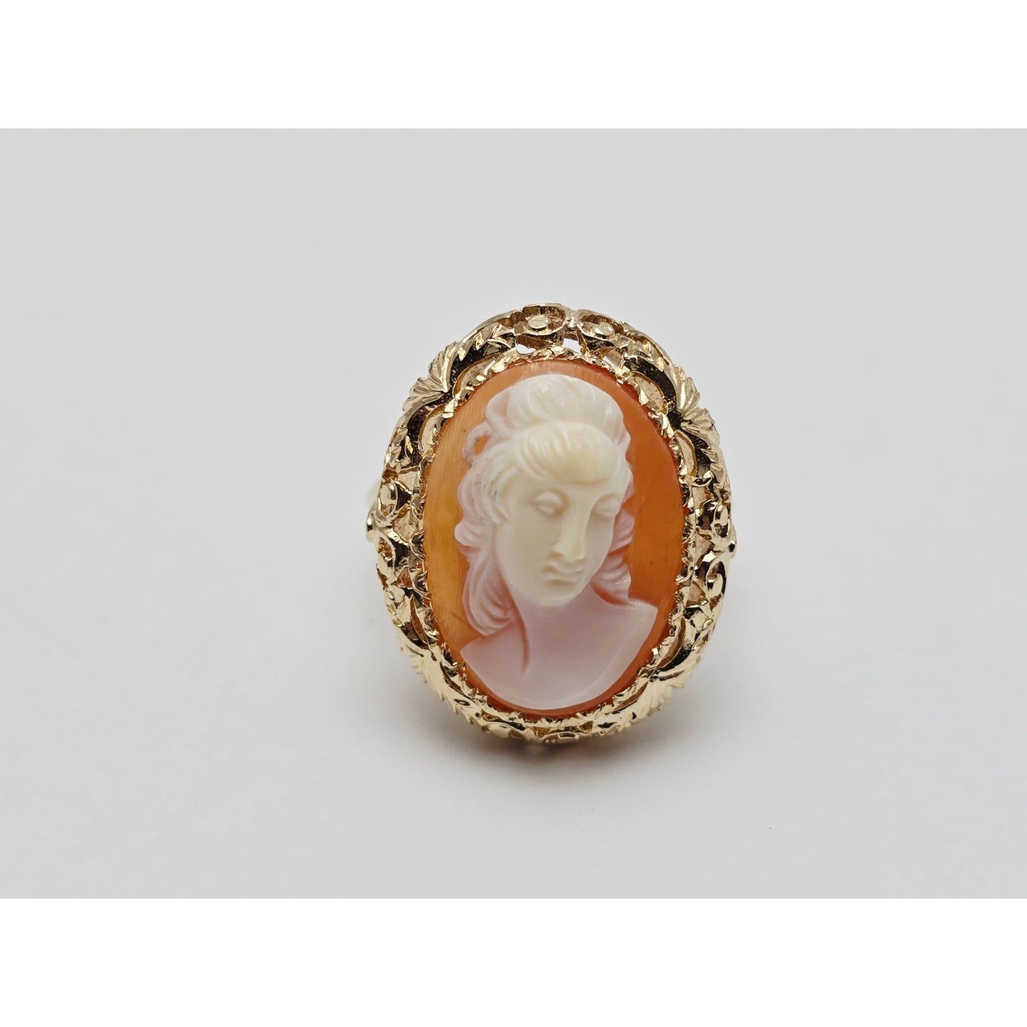 Antique Vintage 14K Yellow Gold Oval Cameo Filigree Ring