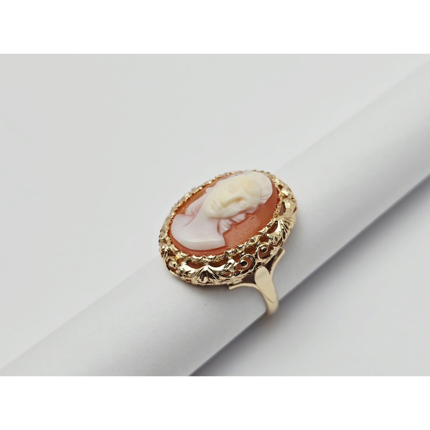 Antique Vintage 14K Yellow Gold Oval Cameo Filigree Ring