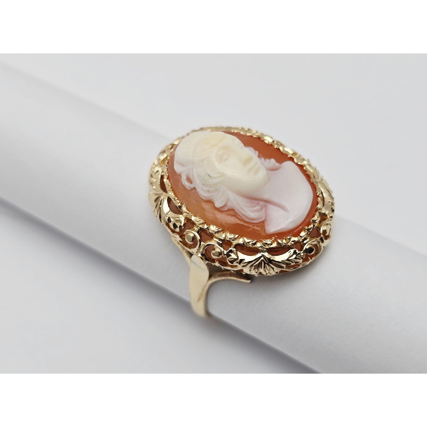 Antique Vintage 14K Yellow Gold Oval Cameo Filigree Ring