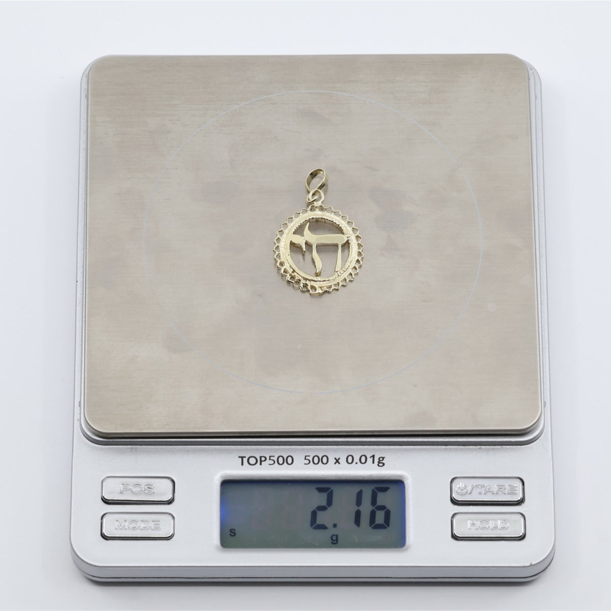 10K Yellow Gold Hebrew Letter Jewish Chai Round Charm Pendant