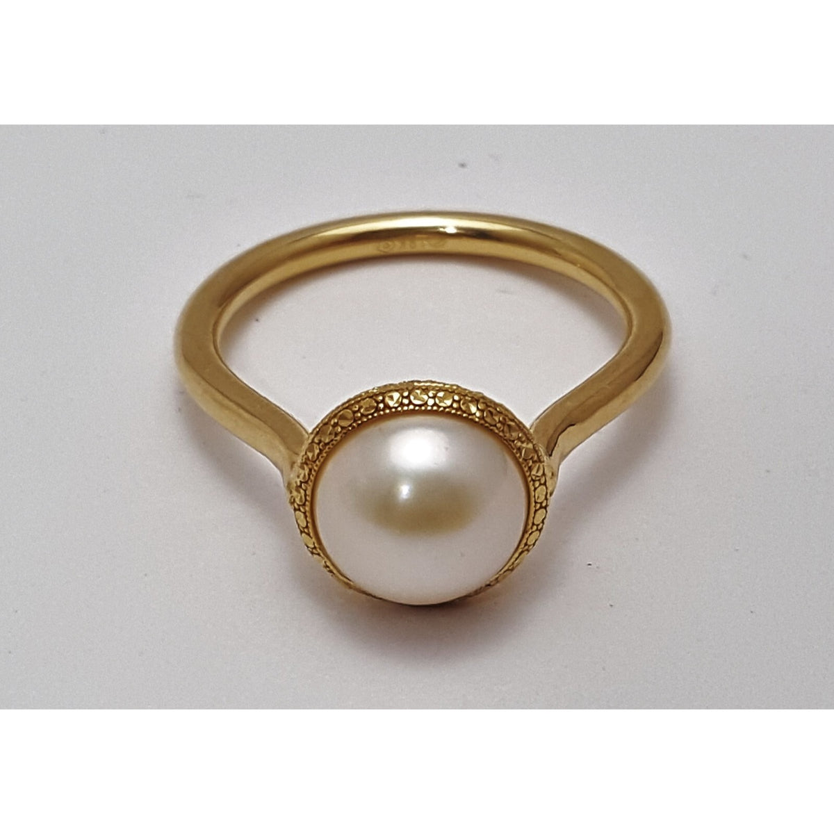 18K Yellow Gold Diamond Cut Pearl Ring