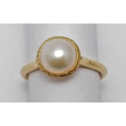 18K Yellow Gold Diamond Cut Pearl Ring