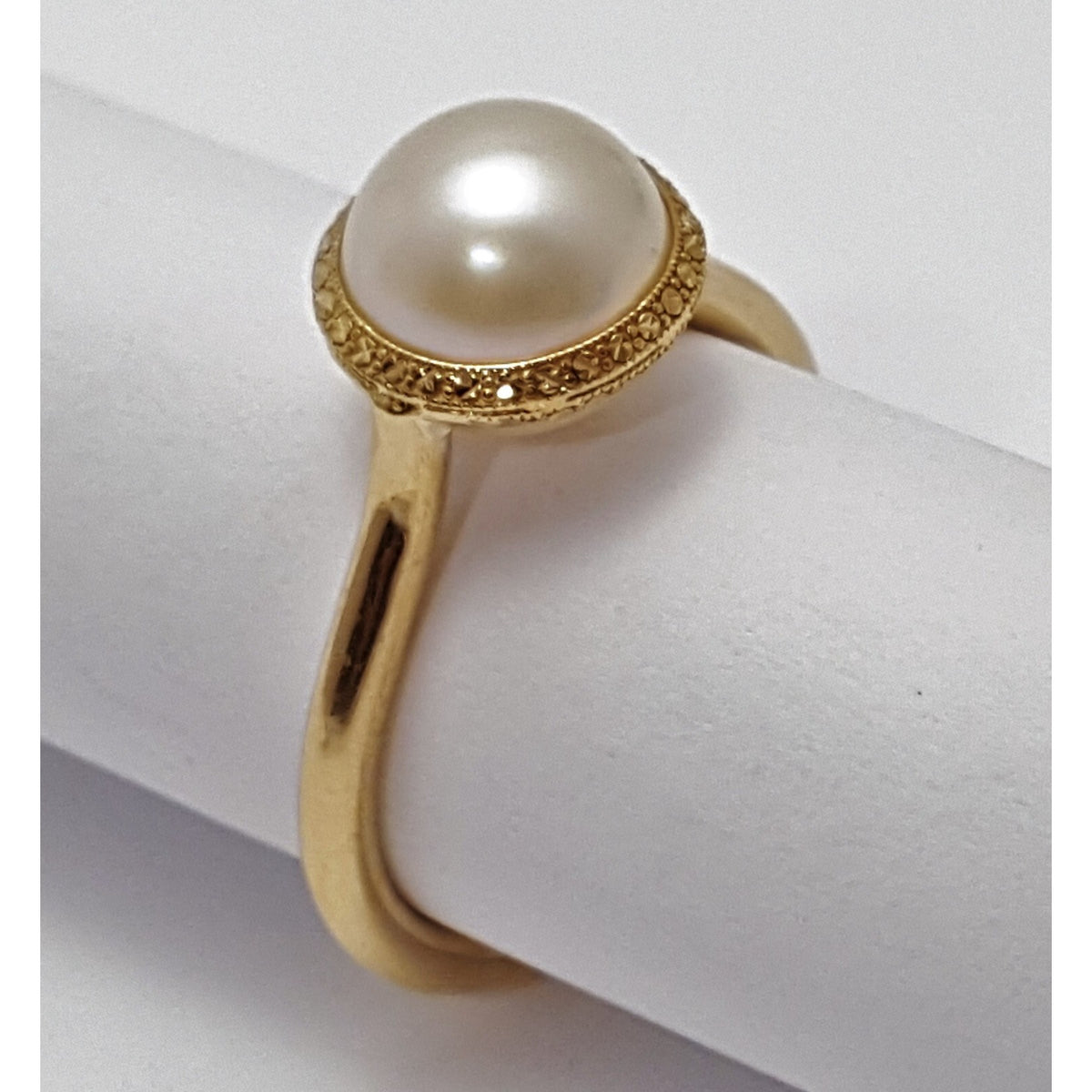 18K Yellow Gold Diamond Cut Pearl Ring