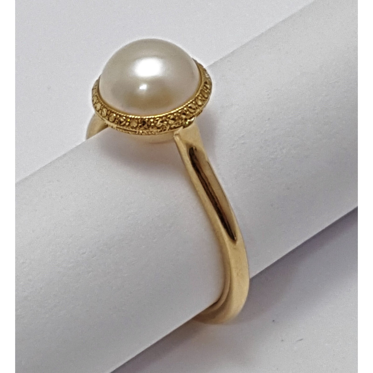 18K Yellow Gold Diamond Cut Pearl Ring