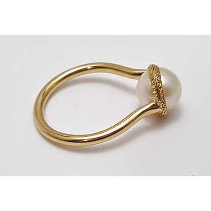 18K Yellow Gold Diamond Cut Pearl Ring