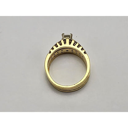 18K Yellow Gold Emerald & Round Cut Diamond Ring