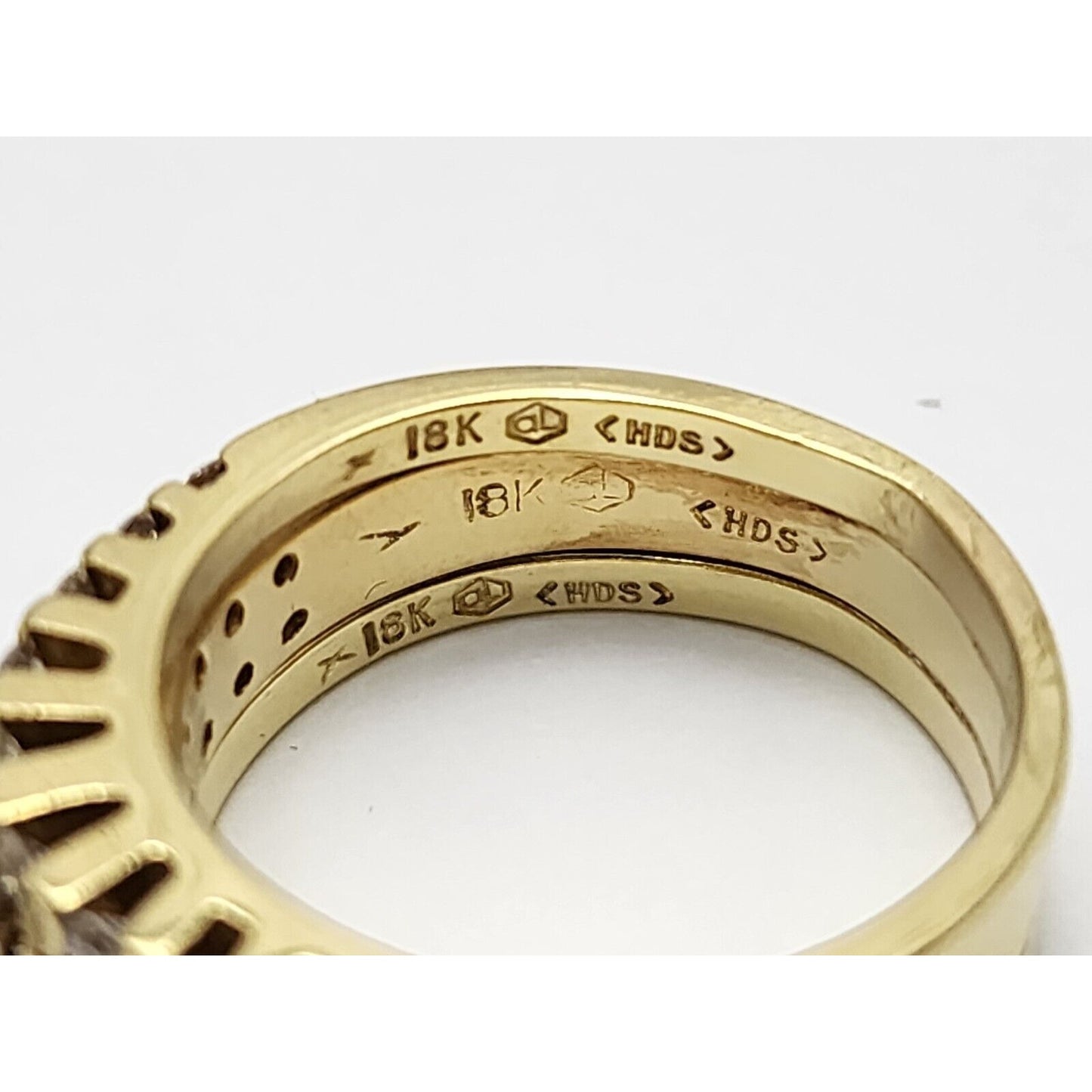 18K Yellow Gold Emerald & Round Cut Diamond Ring