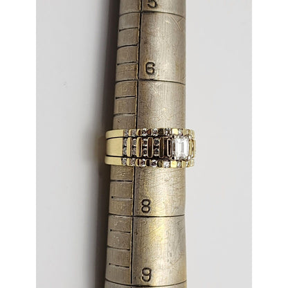 18K Yellow Gold Emerald & Round Cut Diamond Ring