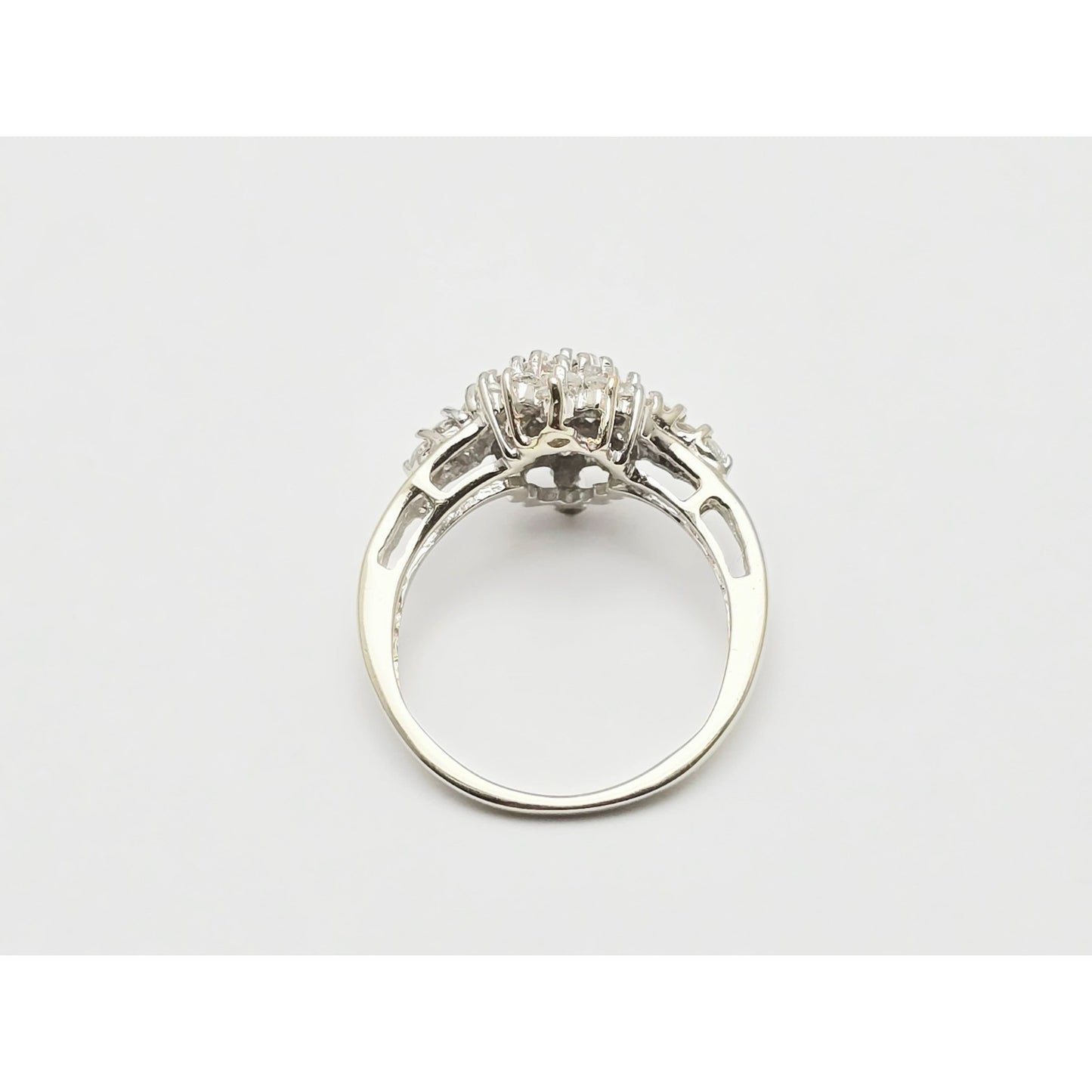 14K White Gold Round Cut Diamond Cluster Ring