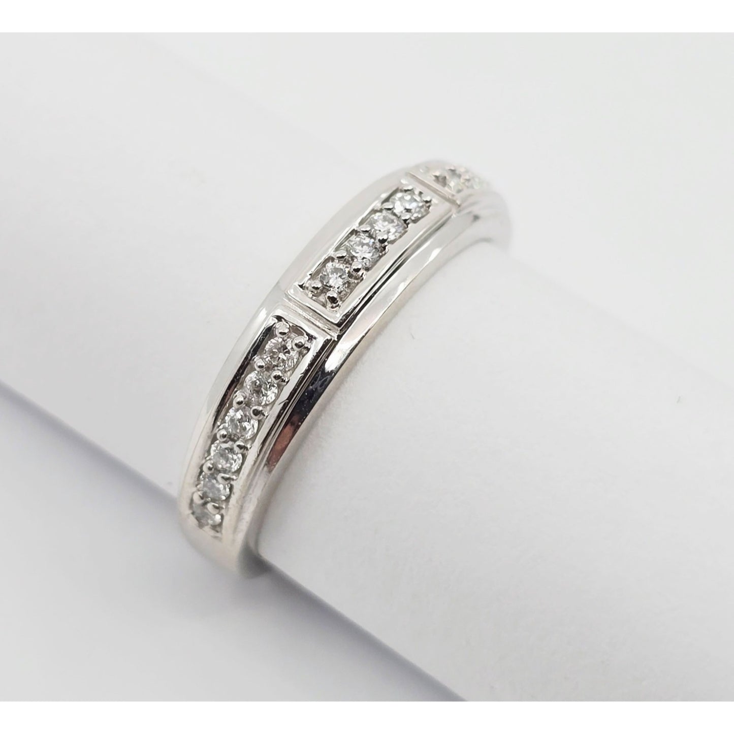 14K White Gold Diamond Wedding Band Ring