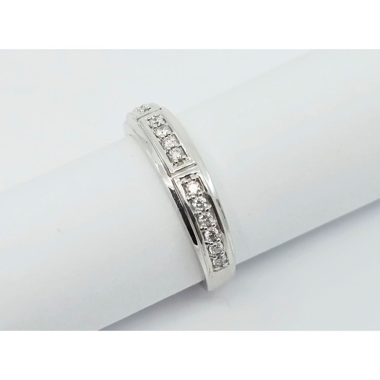 14K White Gold Diamond Wedding Band Ring